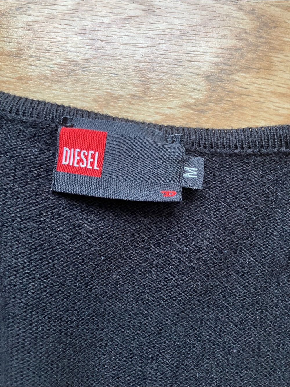 Diesel Women’s Black/Charcoal Gray V-Neck Sweater with Pink Logo Patch. Sz M - Picture 4 of 8